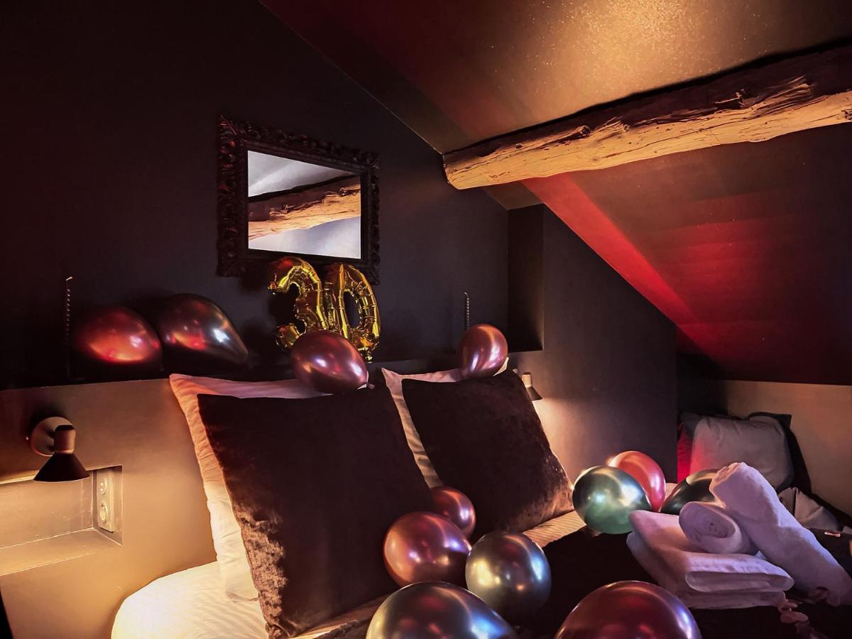 Suite Rouge Baiser Avec Jacuzzi Privatif - Loveroom Insolite Saint-Etienne  Exterior photo