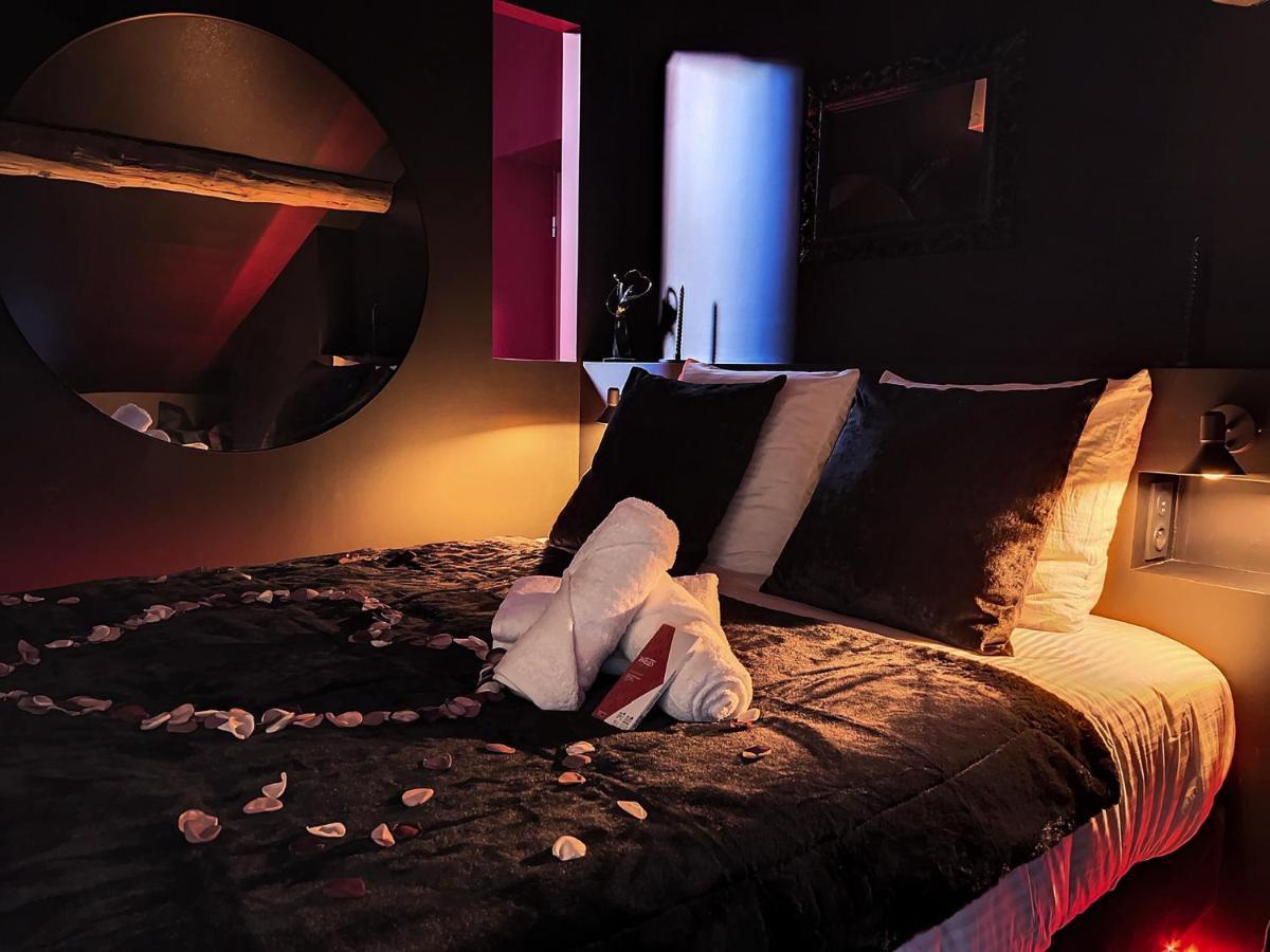 Suite Rouge Baiser Avec Jacuzzi Privatif - Loveroom Insolite Saint-Etienne  Exterior photo